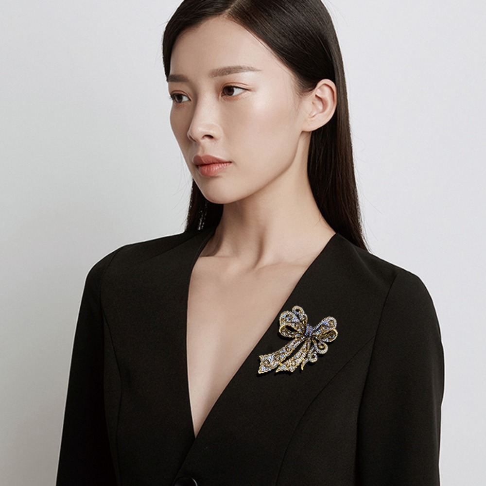 Women'S Accessories For Formal Wear - Spilla Vintage a Forma di Fiocco,