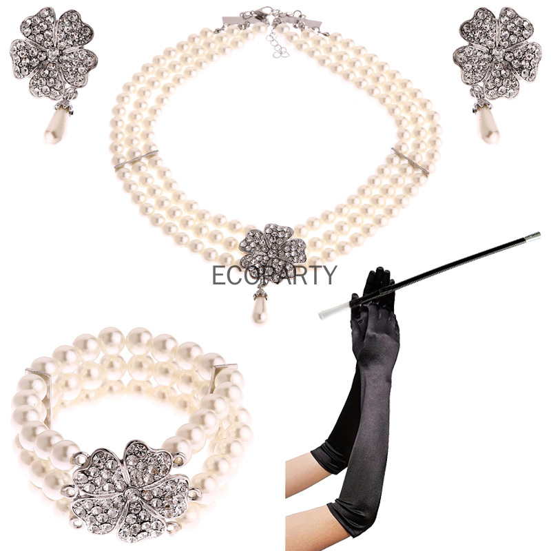Women'S Accessories In The 1950S - Audrey Hepburn prima colazione al Set