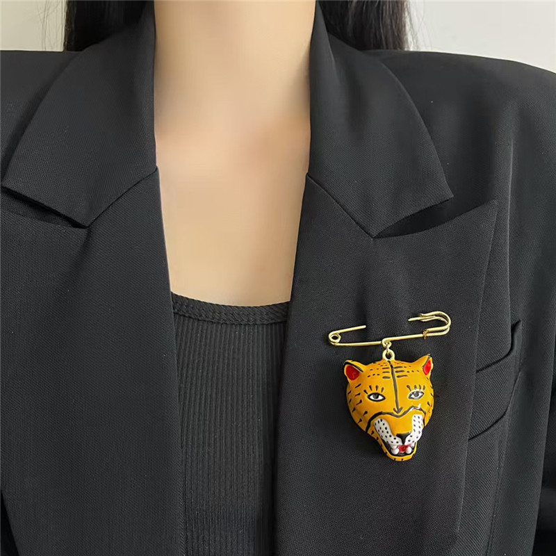 Elegante spilla tigre smaltata - Women'S Accessories For Formal Wear recensione e prezzo